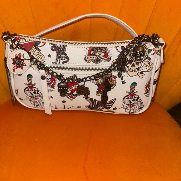Ed Hardy White Tattoo-Print Shoulder Bag with Chain Strap - NWT - Picture 2 of 9